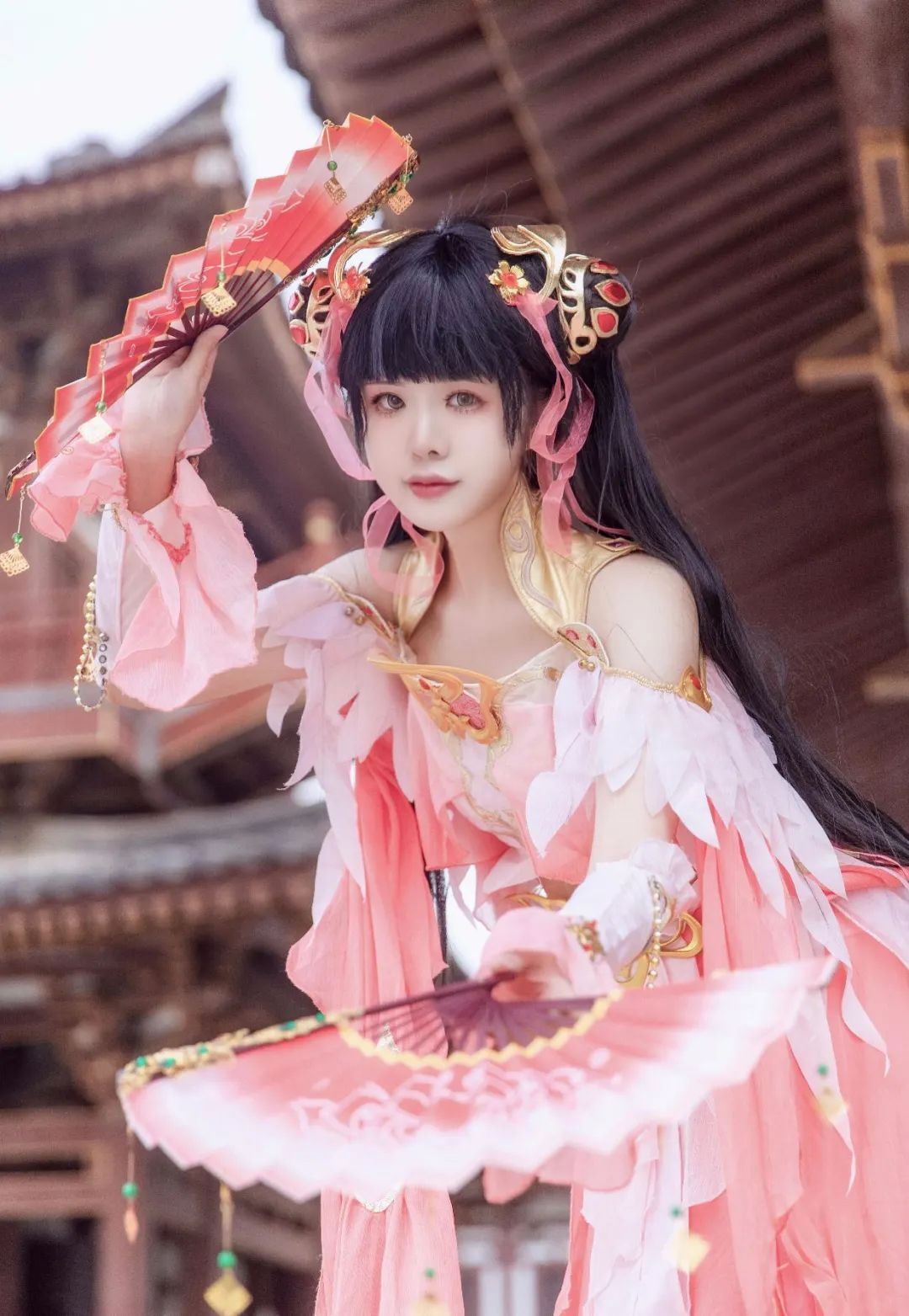 欣赏我婀娜的舞姿。