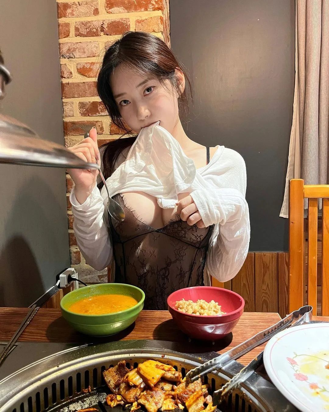 太顶了！韩国网红这身材，谁能驾驭？