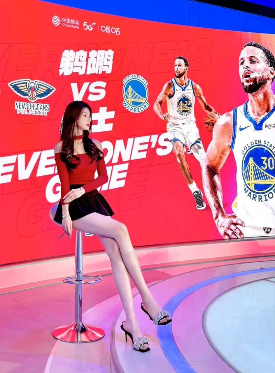 咪咕第一腿精！太顶了！湖人女球迷，无敌啊！