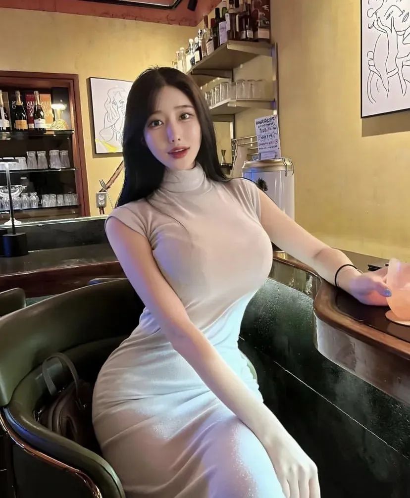 哇！这身材，堪称极品！完全藏不住！