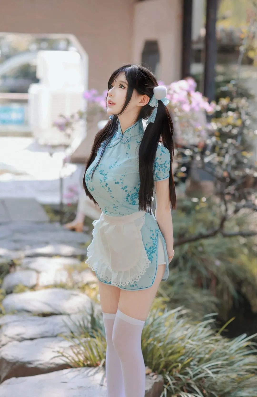 旗袍女仆 花香肆意 中华娘的倩影里有种美感