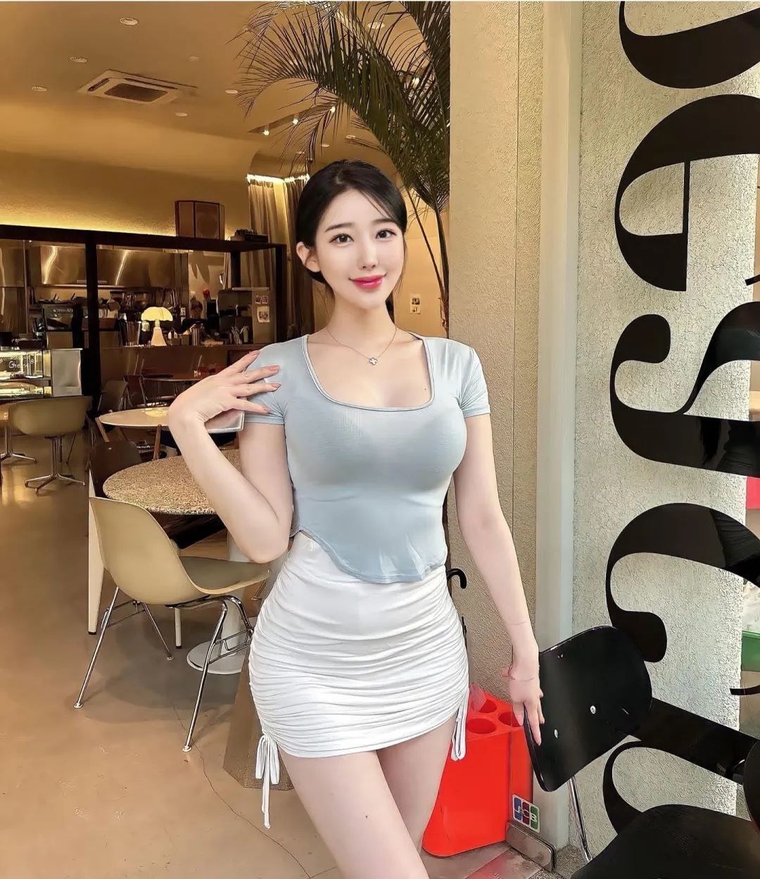 哇！这身材，堪称极品！完全藏不住！