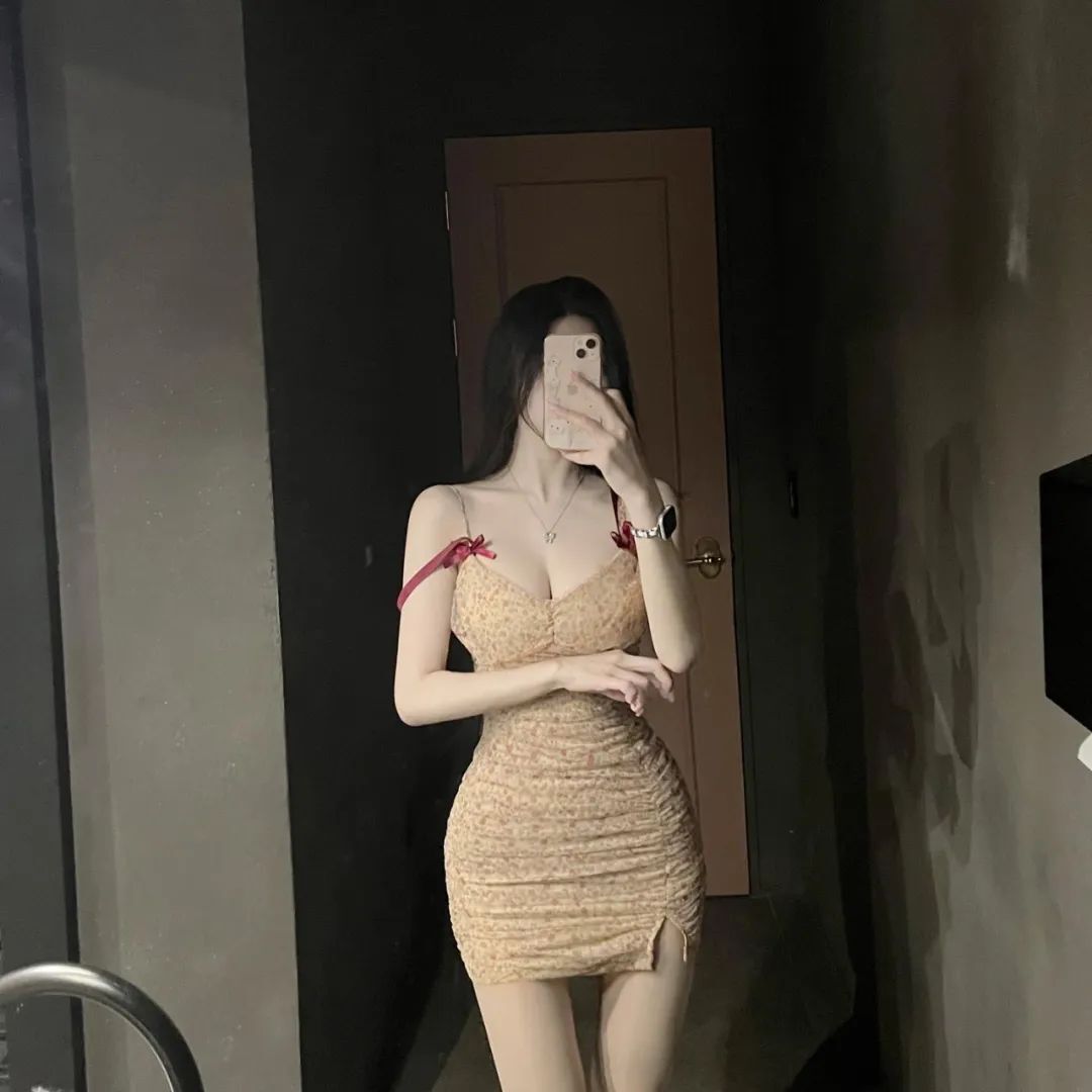 不愧是美女健身博主，这身材男女都爱，谁看了不迷糊啊！