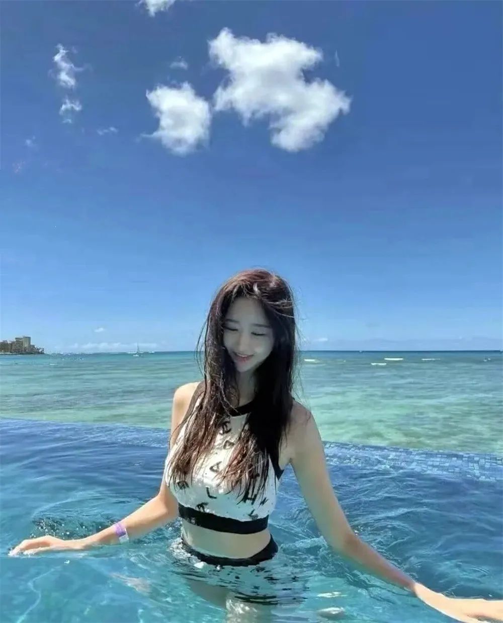性感极品美女|性感大胸比基尼妹子