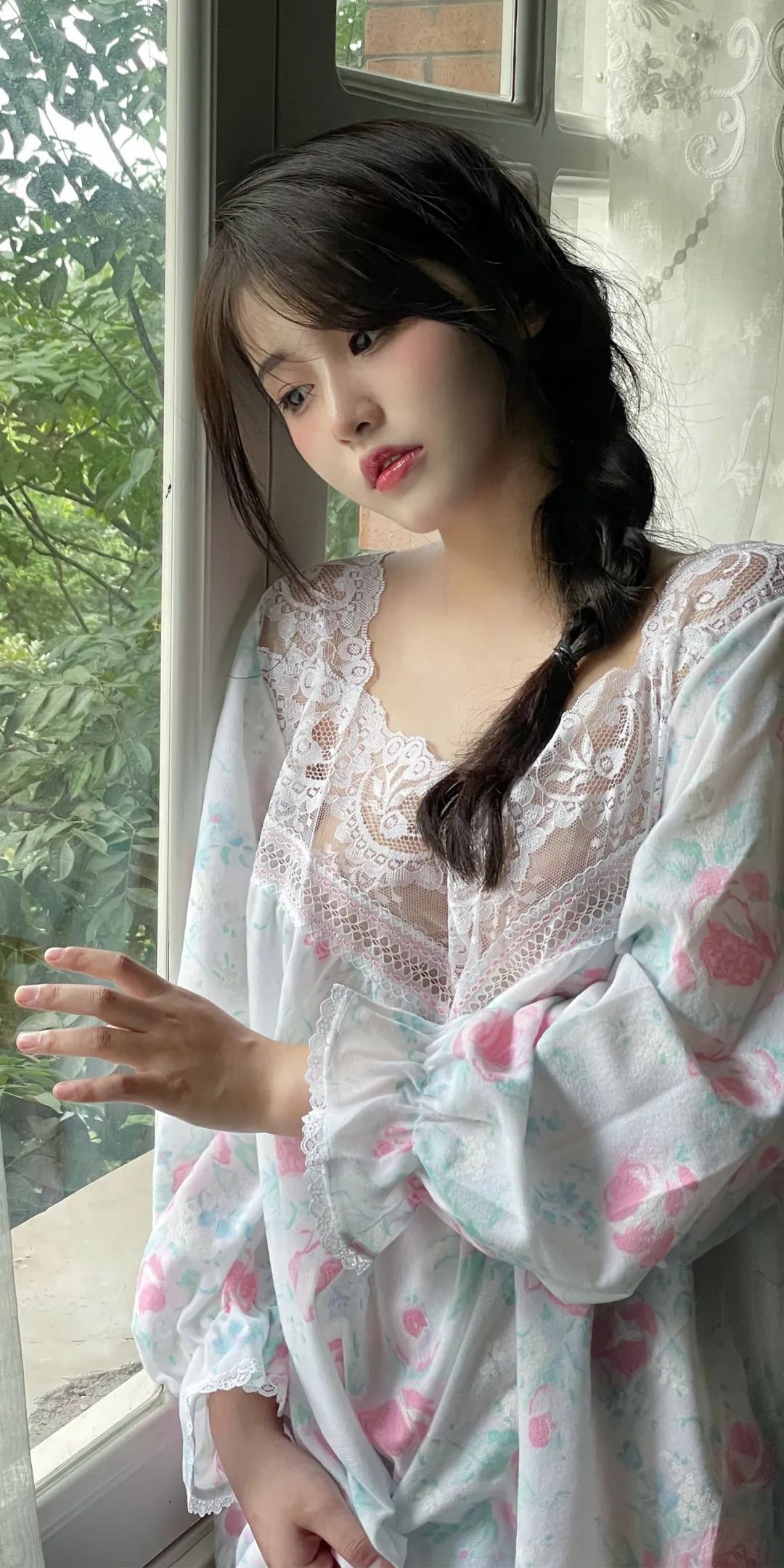 美女诱惑图片|美女趴床上照片,床上性感写真,女生全身照片可爱