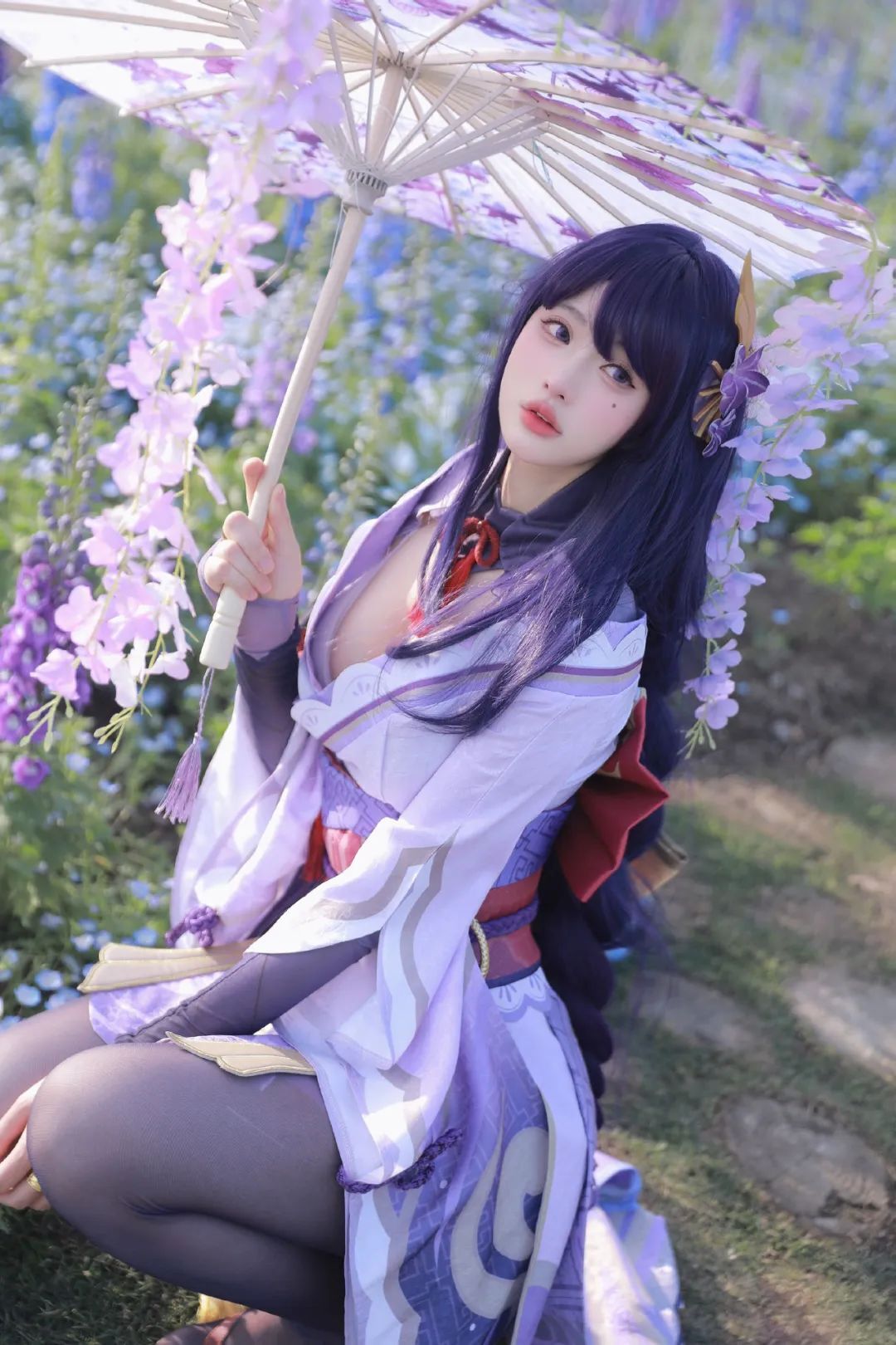 原神coc：申鹤咬衣服太顶级了！八重神子眼神迷离神秘魅惑，雷神胸口拔刀太可爱了！