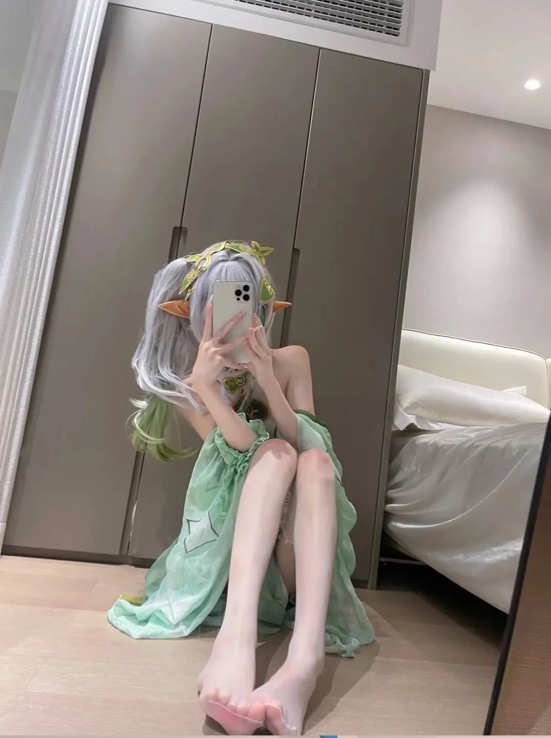 原神cos：白丝+泳装，纳西妲太可爱了！裸足妮露，女仆装甘雨腿太白了！