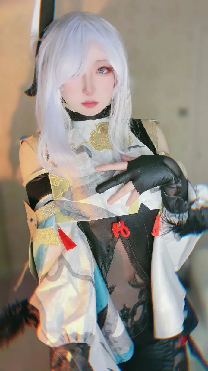 原神cos：白丝+护士，制服刻晴果然耐看！申鹤紧身衣，女仆胡桃甘雨太可爱了！
