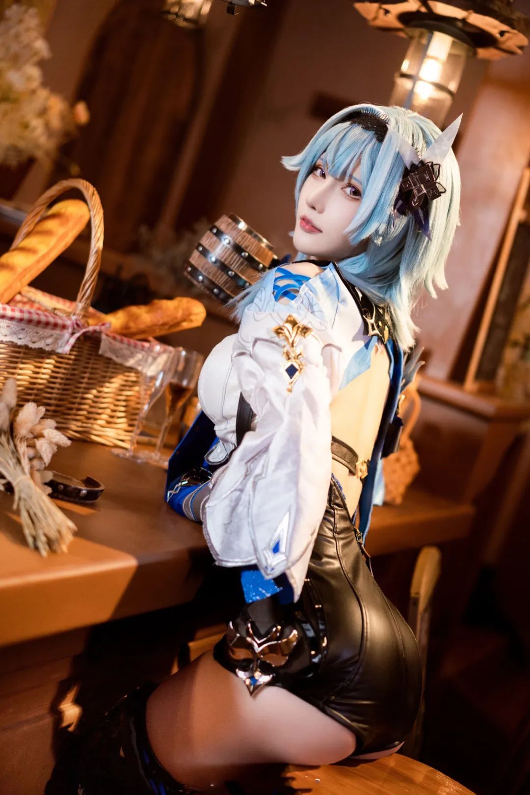 原神cos：白丝+连衣裙，甘雨新服装真清爽！优菈狂秀好身材！女士大长腿真是绝美！