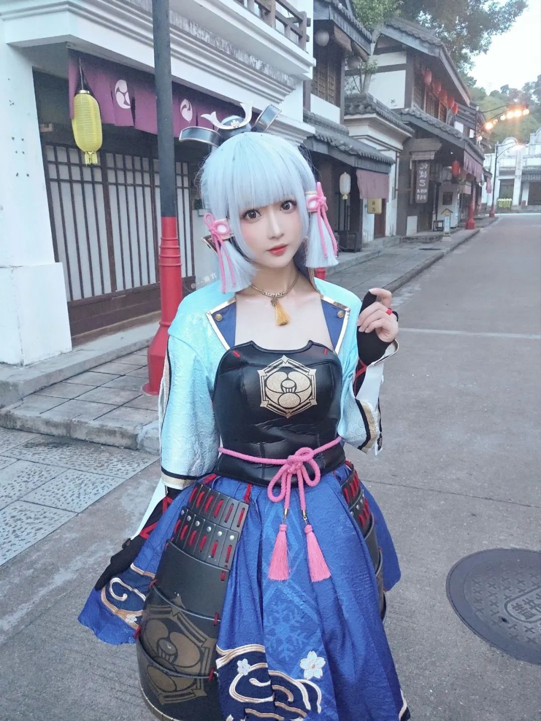 原神cos：抹胸+包臀裙，小姨申鹤太御了！雷神再次表演奶香一刀！绫华回归儿时形象！