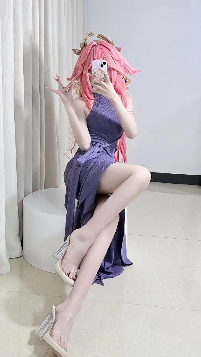 原神cos：黑丝+女仆装，双马尾莫娜巨可爱！赛车服申鹤，旗袍甘雨，紫色长裙神子！