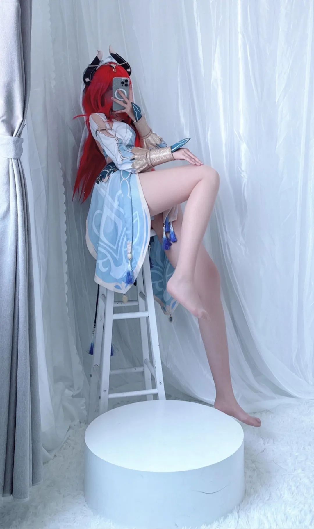 原神cos：泳装+裸足，妮露美爆了！婚纱绫华让人狂喜！小厨娘宵宫，大草神我爱了！