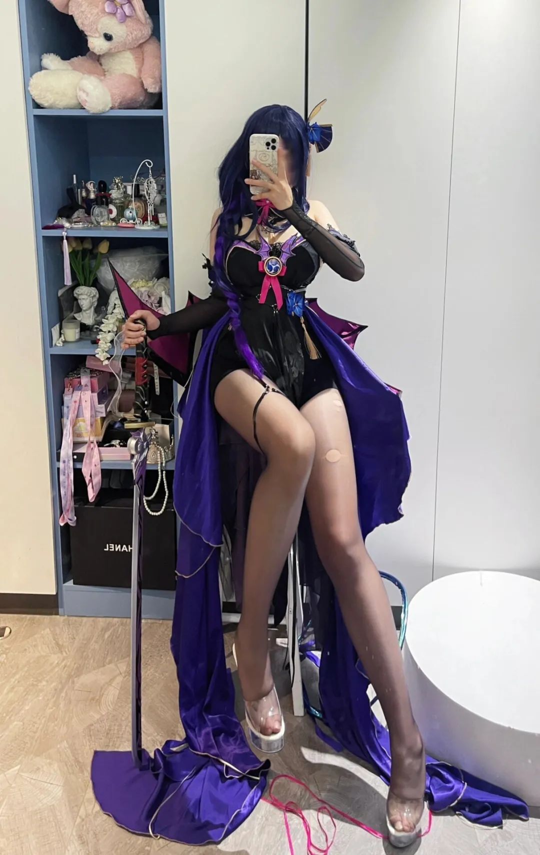 原神cos：泳装+裸足，妮露美爆了！婚纱绫华让人狂喜！小厨娘宵宫，大草神我爱了！
