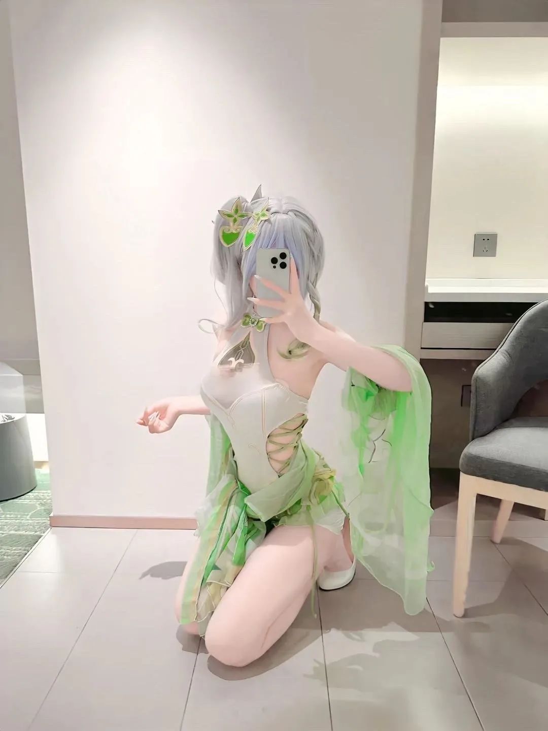 原神cos：泳装草神，护士装刻晴，婚纱神子，包臀裙申鹤，制服雷神让玩家狂喜！