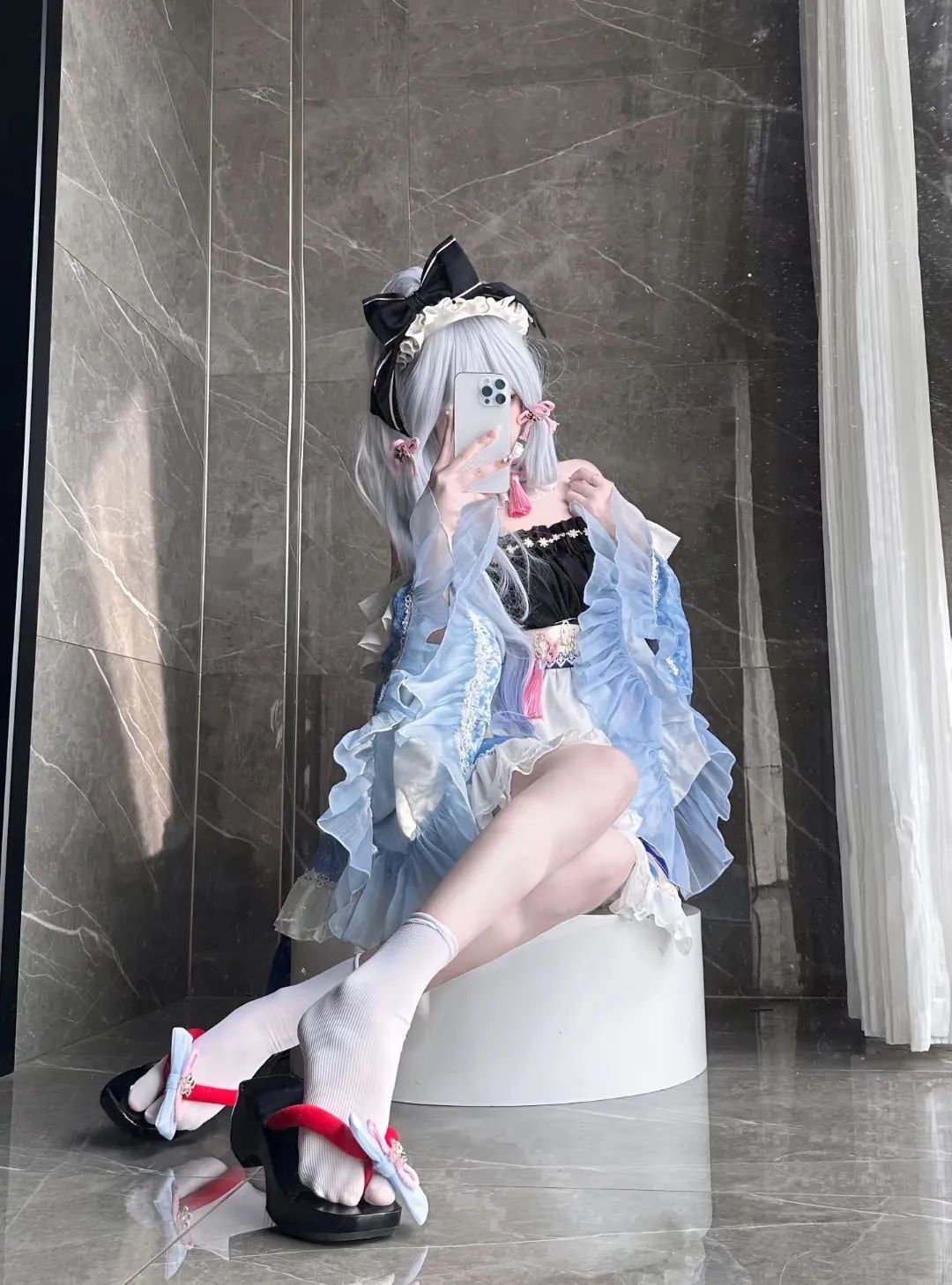 原神cos：黑丝+超短裙，制服雷神太顶了！泳装绫华真绝了，女仆申鹤，白丝刻晴太好看了！