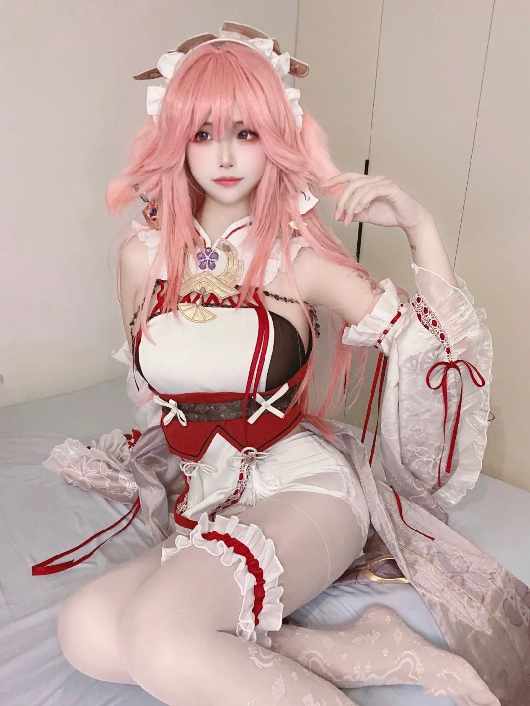 原神cos：白丝+女仆装，神子让人狂喜！制服秘书雷神，女仆刻晴甘雨莫娜你选谁？
