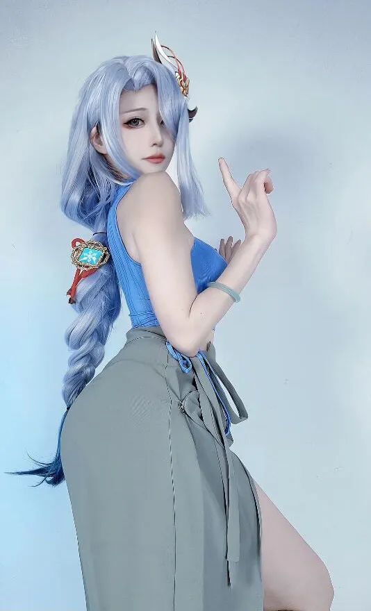 原神cos：jk制服雷神太可爱了！抹胸装申鹤真好看！黑丝女仆莫娜，婚纱神子谁不爱呢？