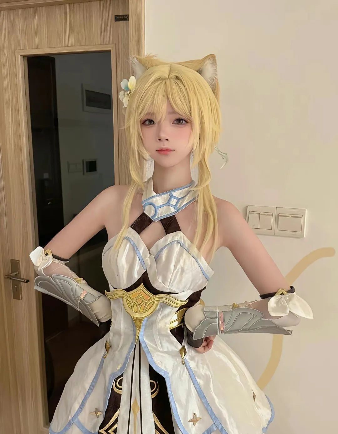 原神cos：黑丝连衣裙刻晴美出新高度！古装汉服甘雨，大草神，雷神制服，绫华女仆让人狂喜！