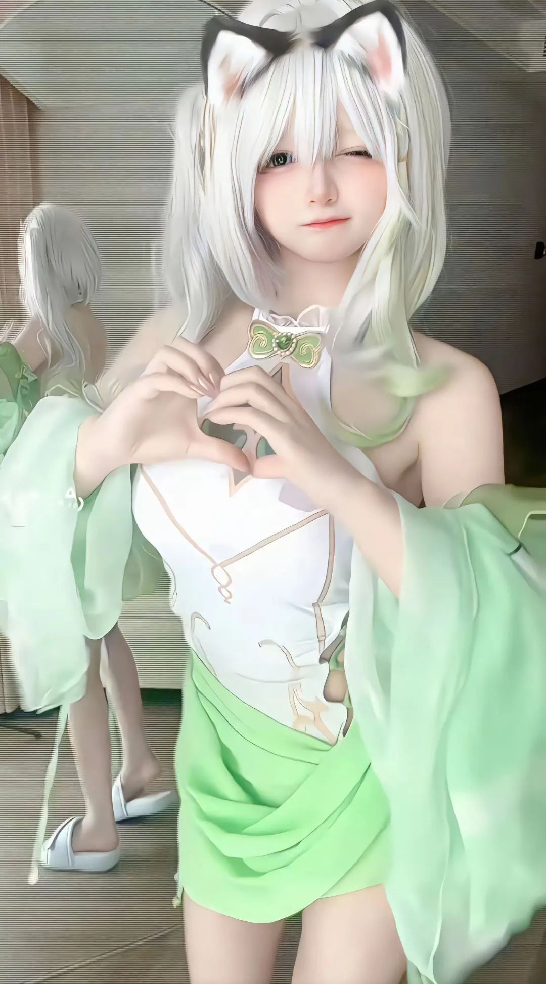 原神cos：黑丝连衣裙刻晴美出新高度！古装汉服甘雨，大草神，雷神制服，绫华女仆让人狂喜！
