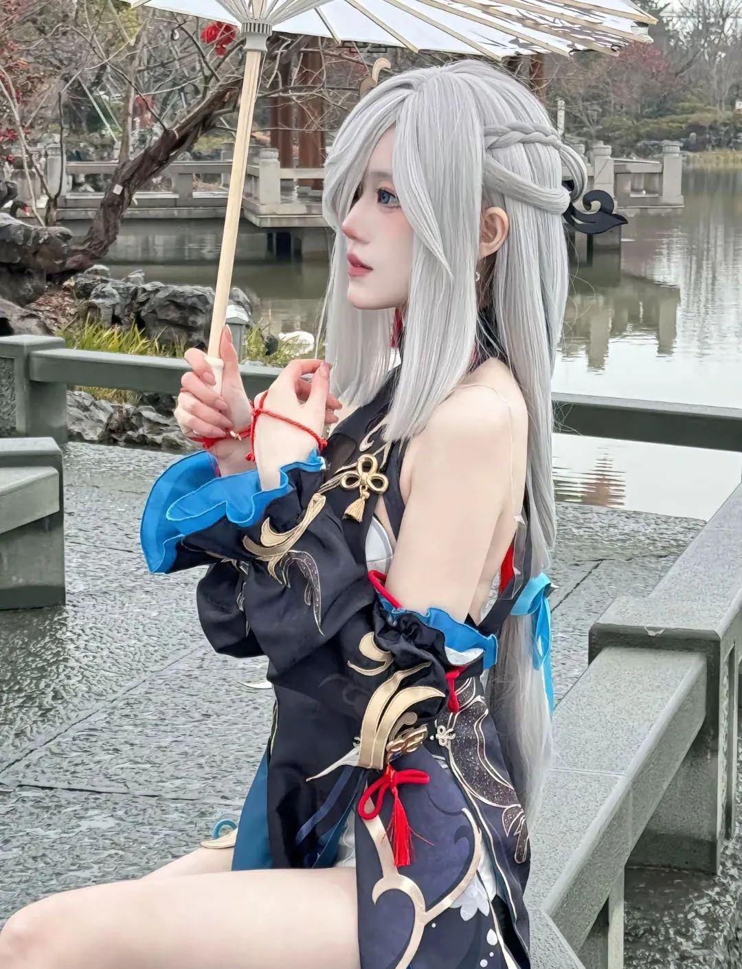 原神cos：白丝蕾丝神子让人狂喜！女仆宵宫绫华太可爱了！旗袍雷神太顶了！包臀裙申鹤真成熟！