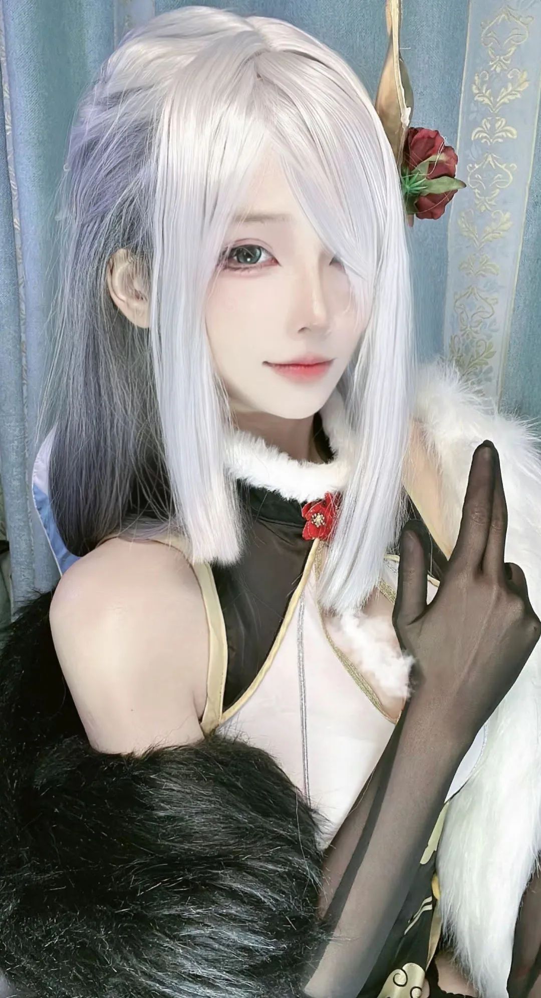 原神cos：超短裤神子太御了！黑丝兔女郎甘雨，勒肉黑丝凝光，白丝女仆申鹤绫华让人狂喜！
