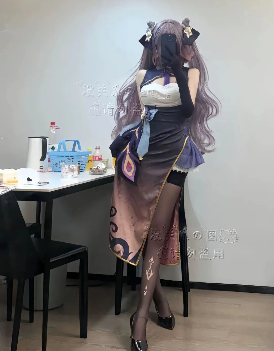 原神cos：黑丝+紧身衣，车模申鹤太顶级了！女仆刻晴甘雨双倍快乐！猫耳雷神也太萌了吧？
