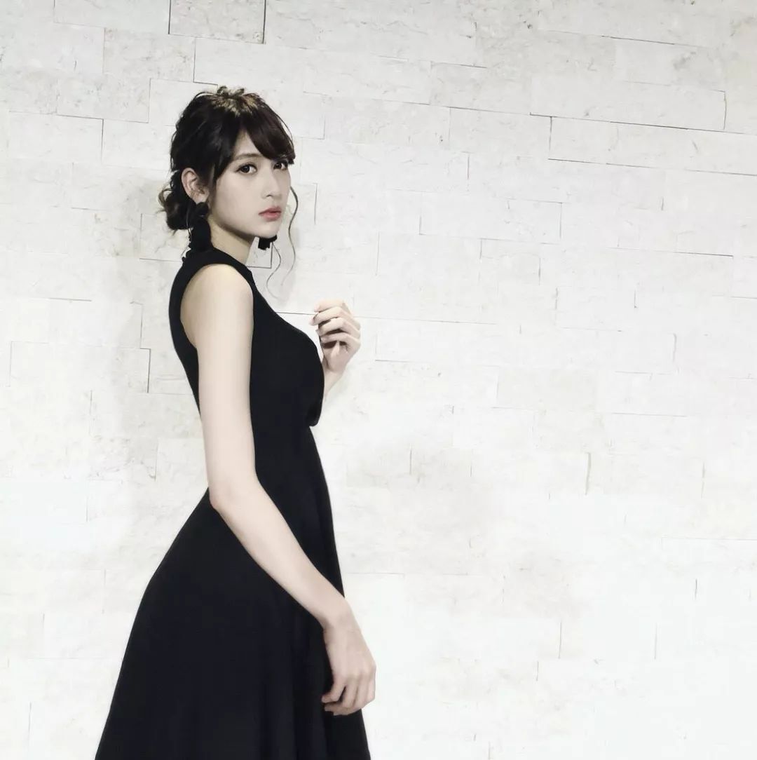 INS美女|美日混血模特Angela芽衣