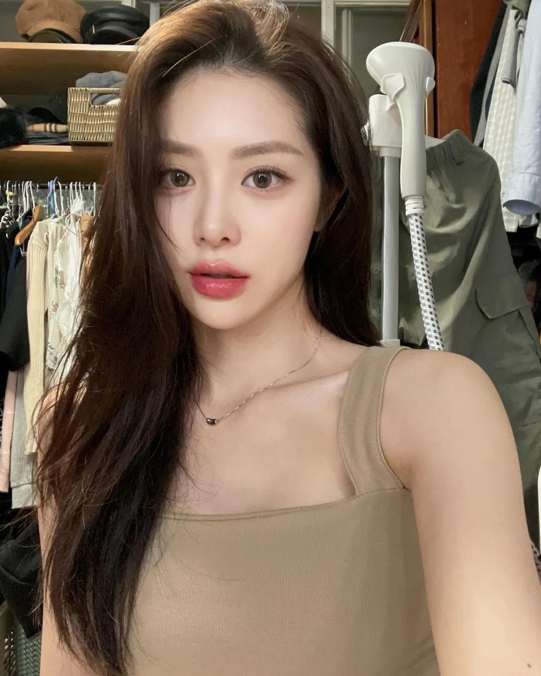 INS美女|韩国模特mayay，精致大气御姐风照片集