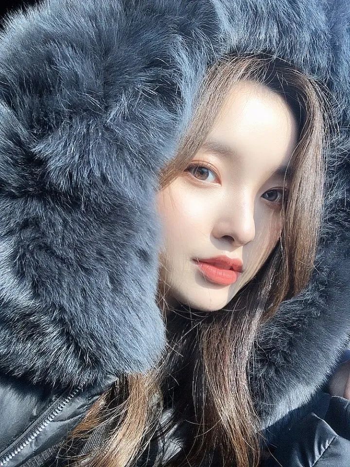 INS美女 | 韩国网红模特金娜熙，仙气知性