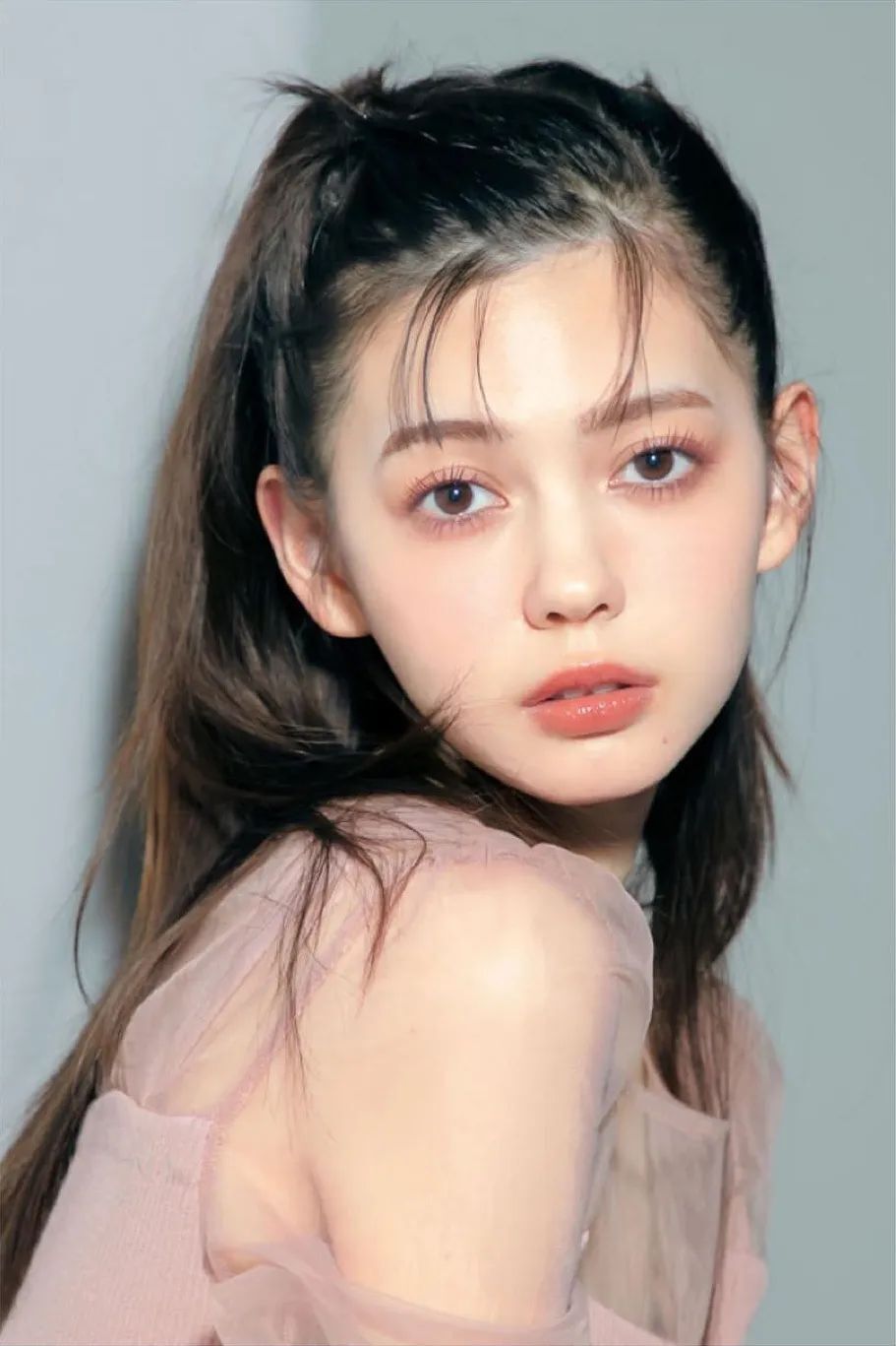 混血模特村上爱花，日式甜美酷GIRL穿搭模板