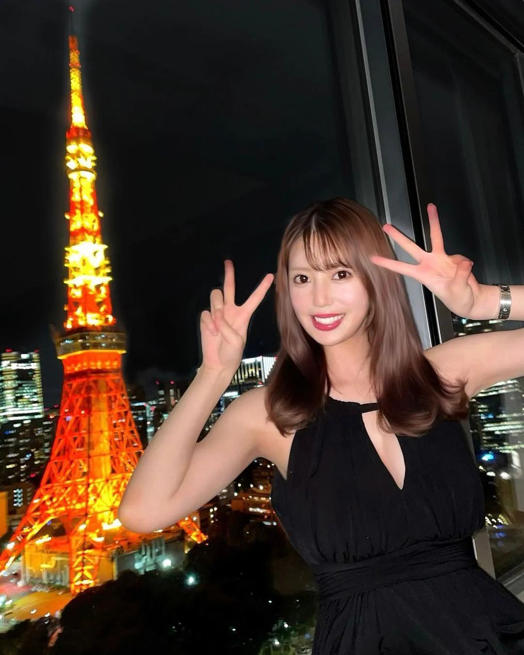 INS美女 | 日本网红模特夏木，完美曲线，高挑身姿