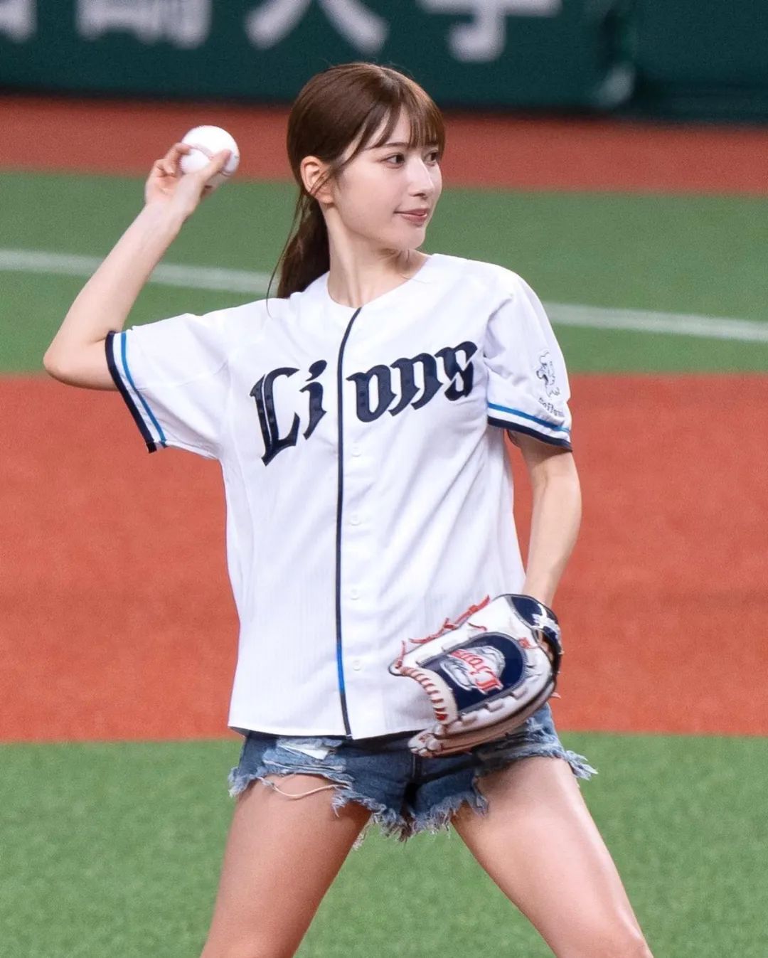 令和最强BODY，日本最美举牌女郎雪平莉左恋情曝光