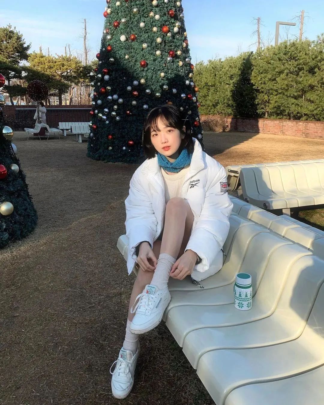[仙女集]悦目是佳人，荷花羞玉颜