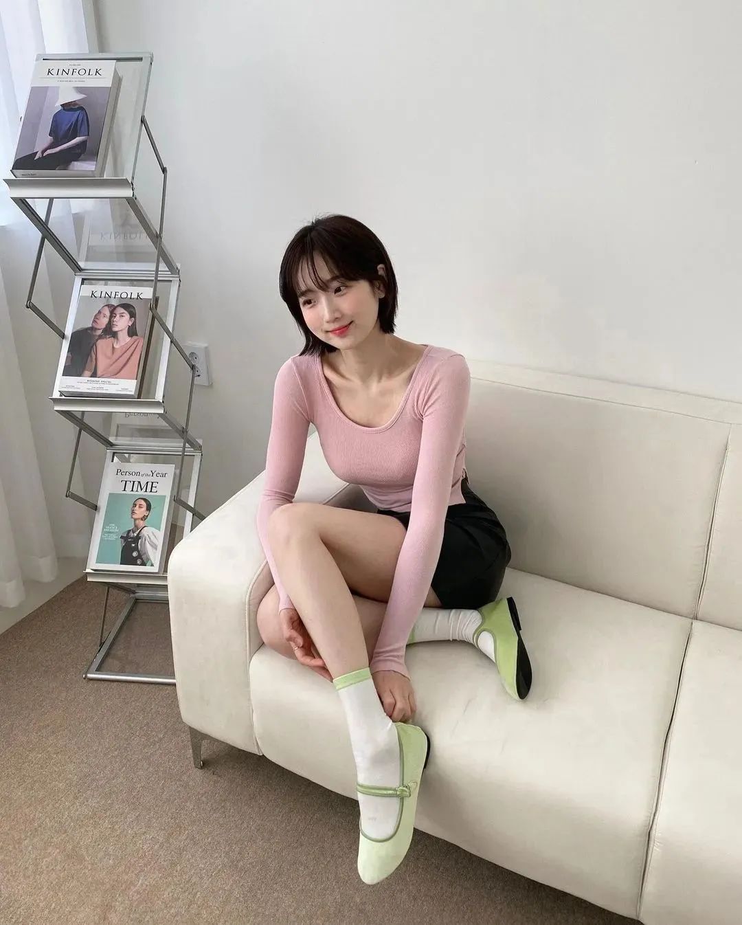[仙女集]悦目是佳人，荷花羞玉颜