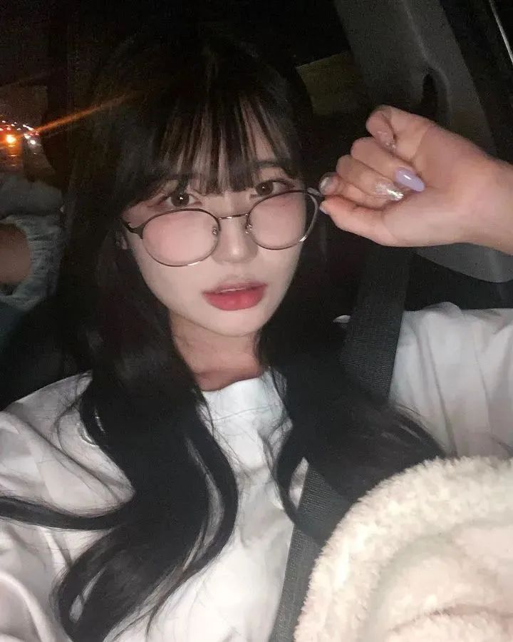[仙女集]一双明月贴胸前，紫禁葡萄碧玉圆
