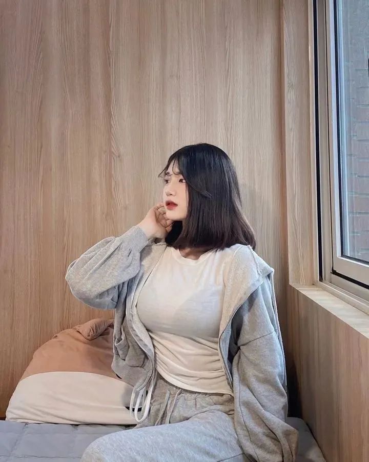 [仙女集]一双明月贴胸前，紫禁葡萄碧玉圆
