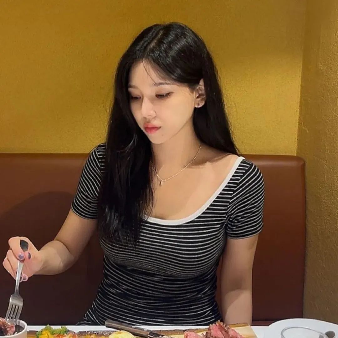 [仙女集]她腿又白又圆，像秋天莲藕