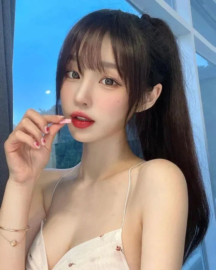 [仙女集]身材修长又有曲线，让人想起玲珑之美