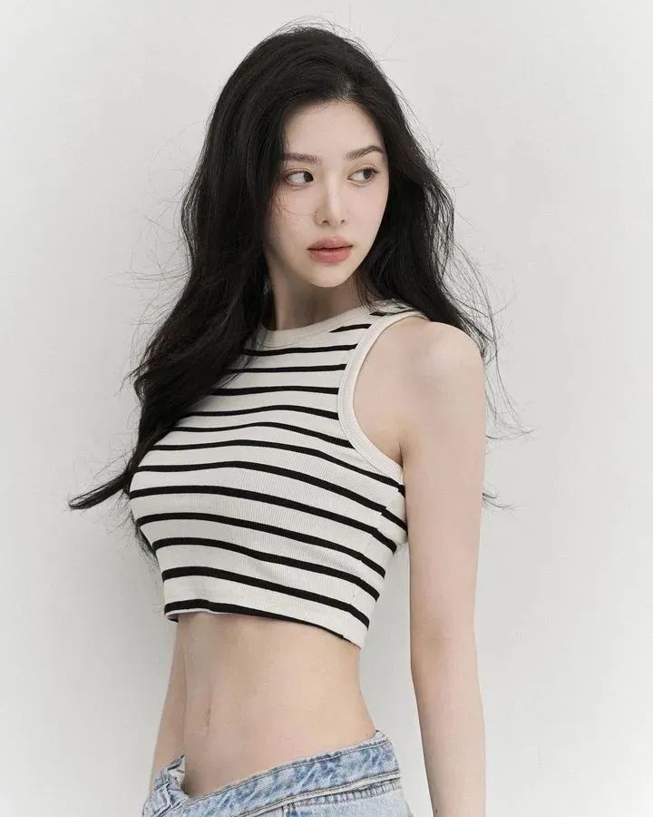 [仙女集]曲线玲珑身姿，羡慕财阀又一天