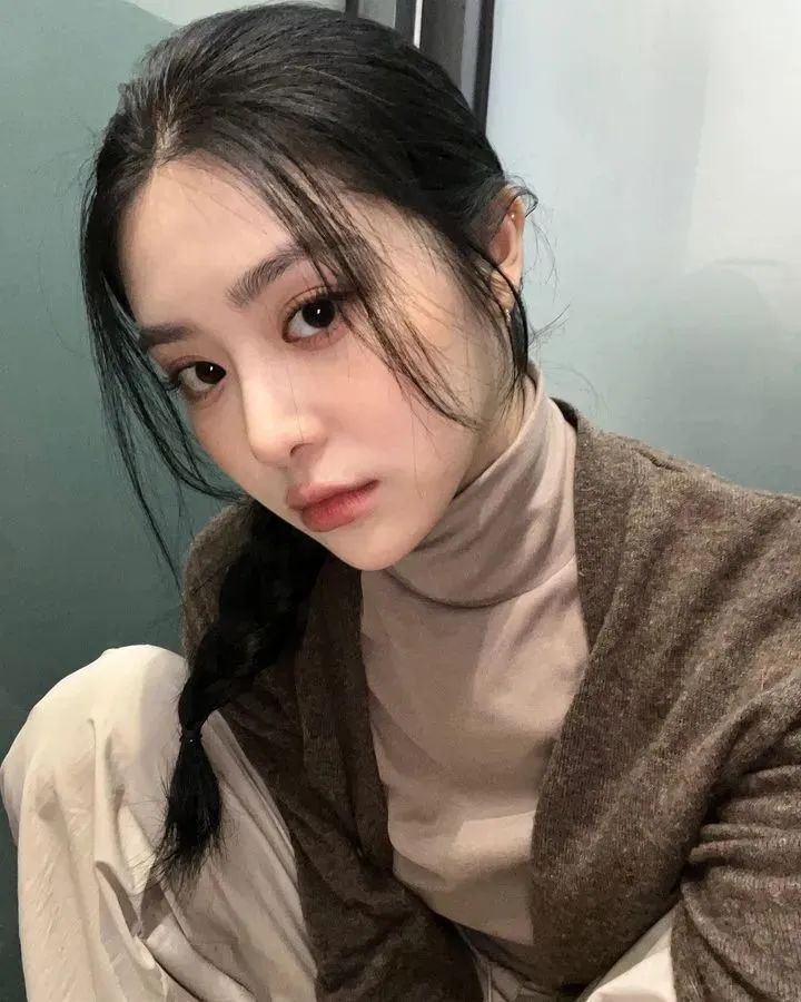 [仙女集]曲线玲珑身姿，羡慕财阀又一天
