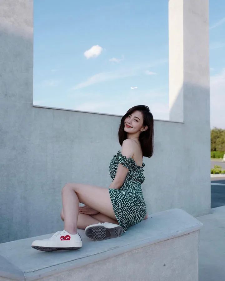 [仙女集]台妹倾国两相欢，常得君王带笑看