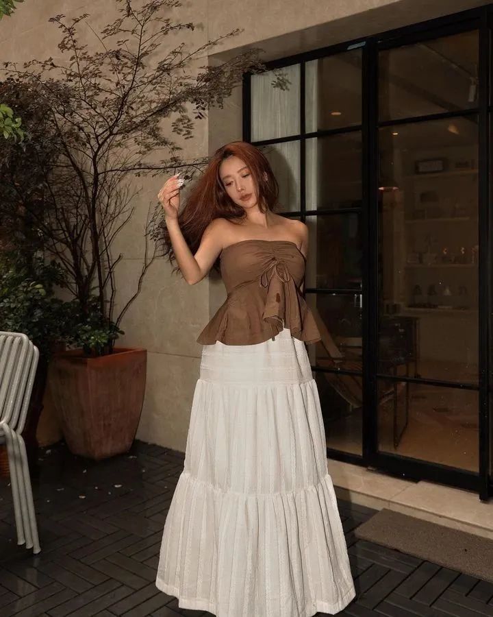 [仙女集]湾湾有佳人，轻盈绿腰舞，君王看不足