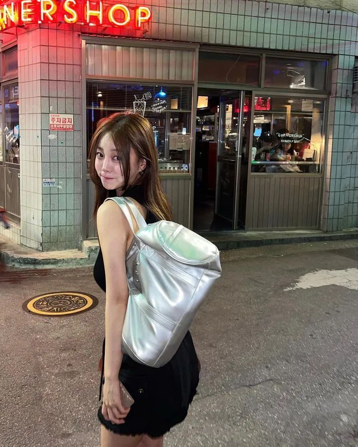 [仙女集]那少女十七八岁年纪，一双大眼黑溜溜