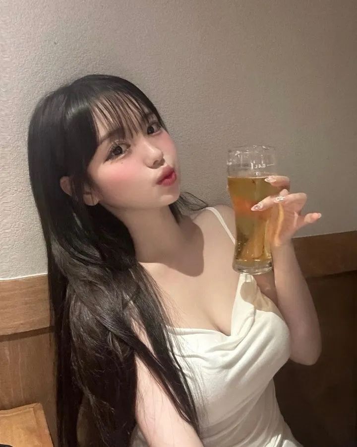 [仙女集]白皙肌肤火辣身材，她赢麻了