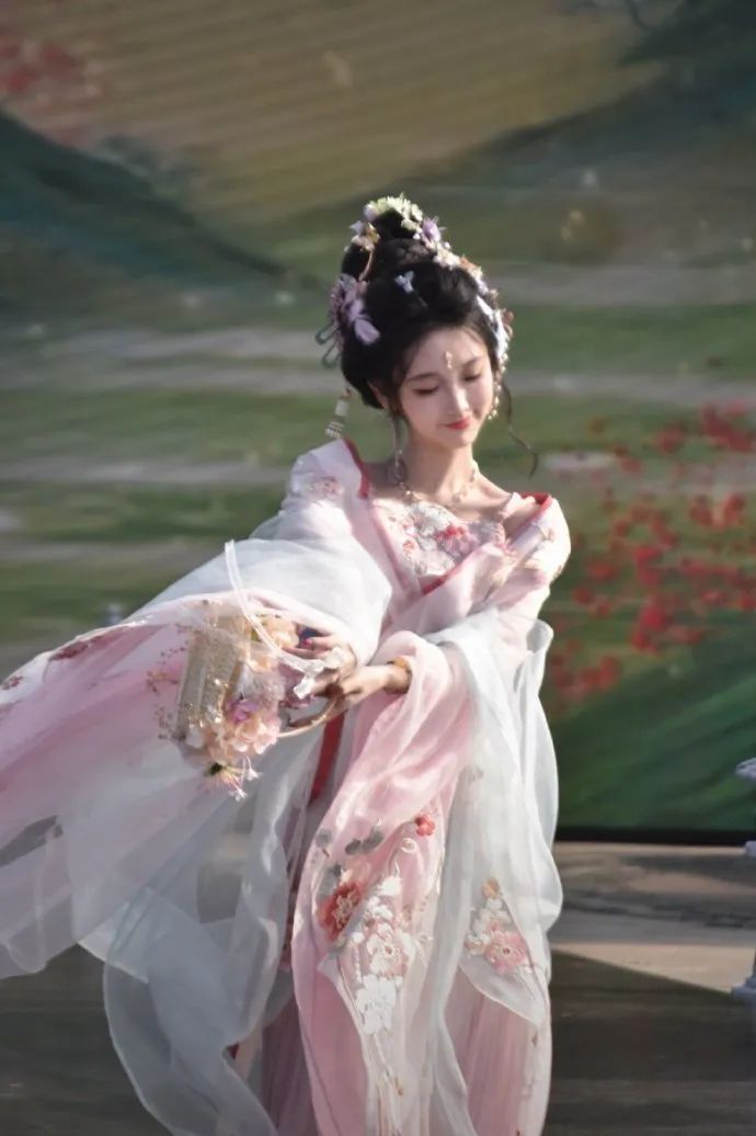 [仙女集]巧笑倩兮，美目盼兮！