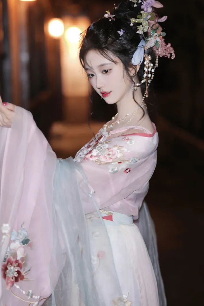 [仙女集]巧笑倩兮，美目盼兮！