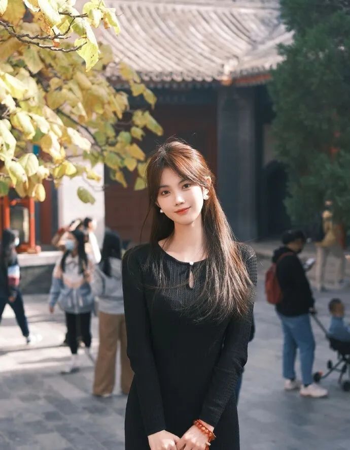[仙女集]白色超短裙，真犯规了
