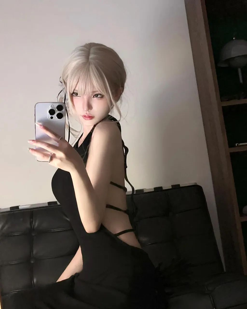 露背性感美女