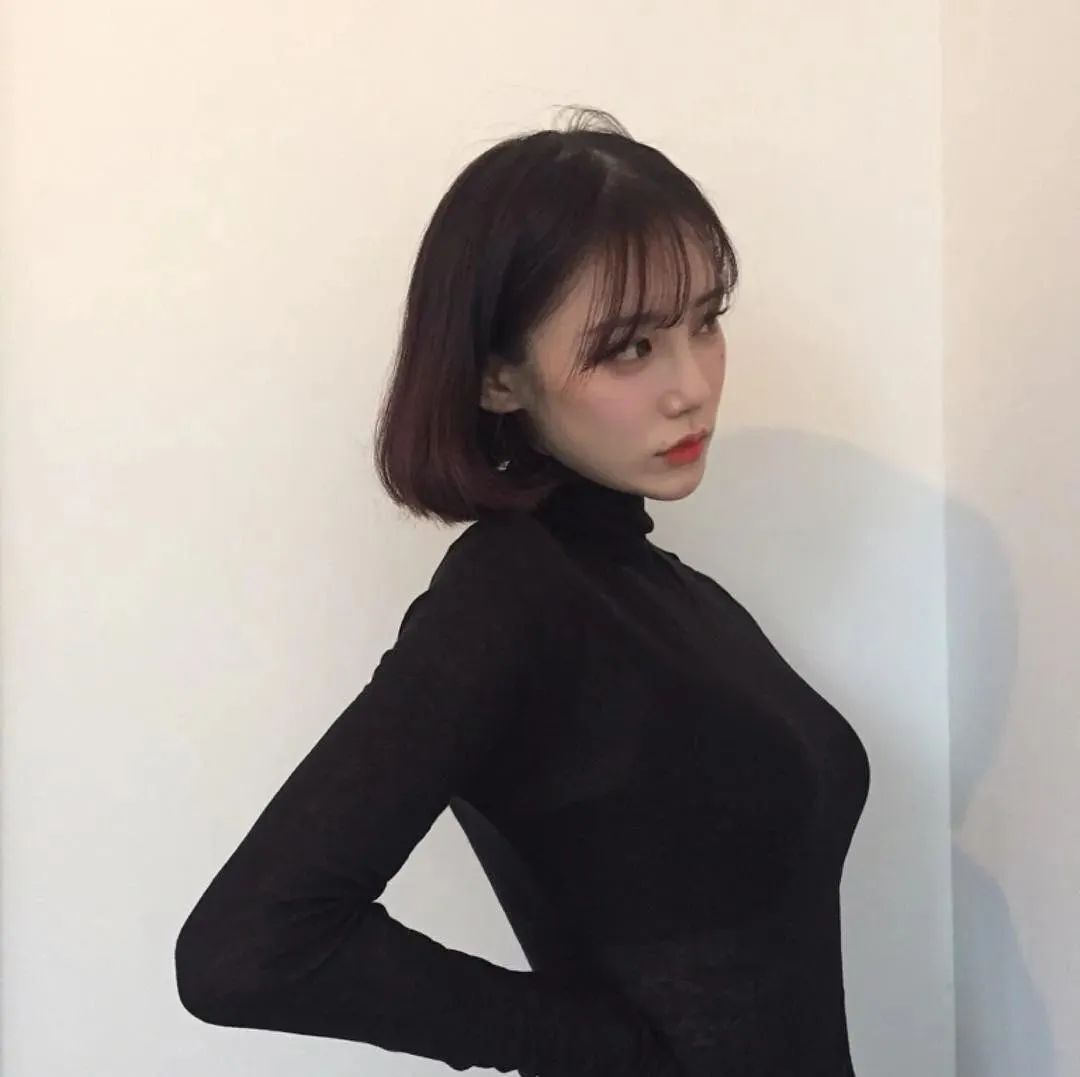 美女壁纸丨她是韩国李一桐，御姐范的网红美女！