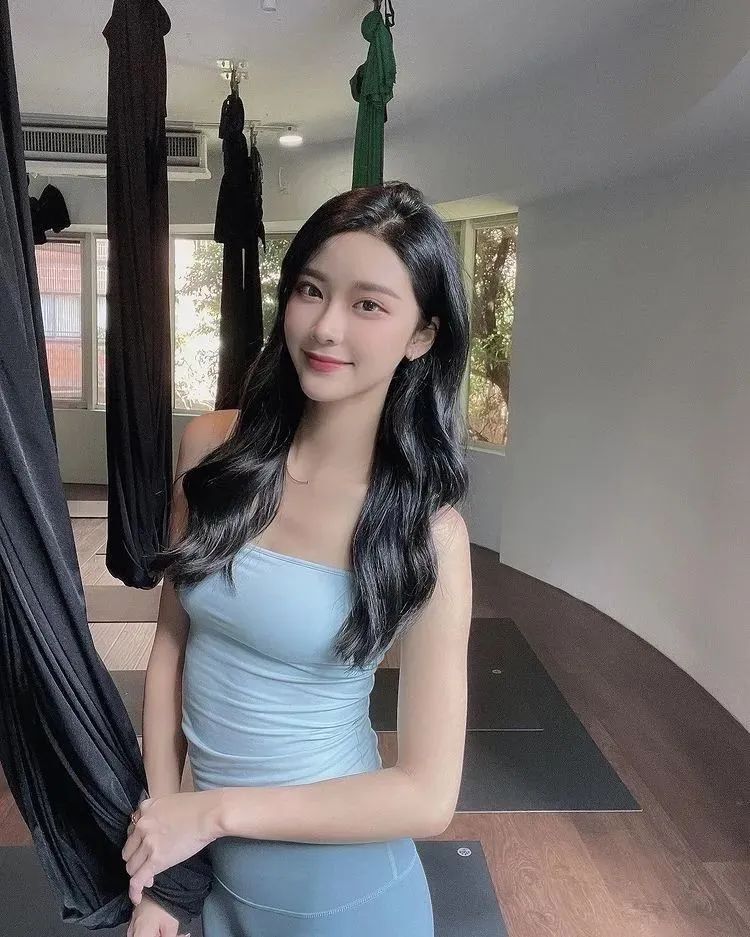 杨琪琪，她是台湾洪真英，“天菜”级别的网红美女！
